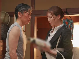 [Chiến binh sói không bao cao su], phụ nữ trẻ 32 tuổi đã ly hôn, là một người vợ và người mẹ tốt, tóc ngắn, ngực đẹp, cơ thể trắng trẻo và mềm mại